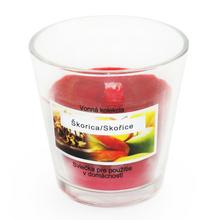 Sviečka v skle sojový vosk s parafínom a vôňou škorice.
