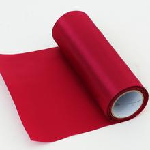 Satenová rolka vo vínovej farbe, 16 cm x 6 m.