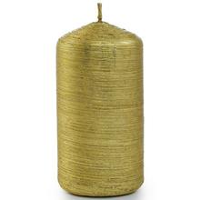 Zlatá sviečka DRAPANA valcového tvaru.