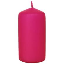 Ružová jednofarebná sviečka v matnom metalickom prevedení.