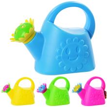 Modrá krhla s usmievajúcou sa tvárou a farebným kvetinovým náustkom.