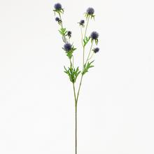 Umelé kvety echinops modrý s dĺžkou 71 cm.
