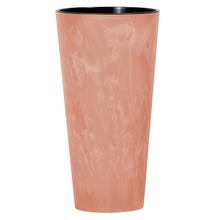 Okrúhly vysoký kvetináč v terakotovej farbe s čiernym vnútrom.