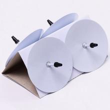 Biele matné bodce na vianočné dekorácie.