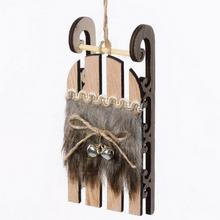 Drevené sane hnedé záves s dekoráciou