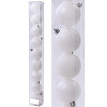 Biele plastové vianočné gule v sade po 9 kusoch.