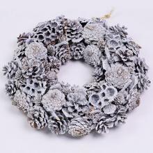 Biely šiškový veniec s lotosom, priemer 34 cm.