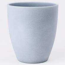 Obal na orchideu v šedej farbe.