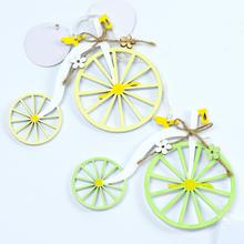 Drevený záves bicykel mix farieb.