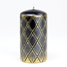 Čierna vianočná sviečka s ornamentom