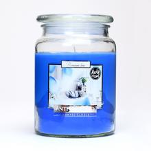 Voňavá sviečka v skle s antitabakovým efektom.