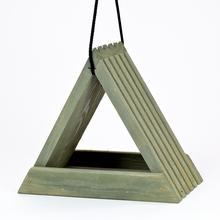 Krmítko sivé s rozmermi 23 cm.