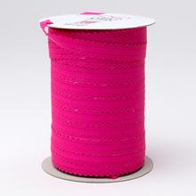 Tmavo ružová stužka s cik-cak vzorom, 11mm široká a 50m dlhá.