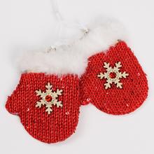 Červené vianočné rukavice s ozdobami