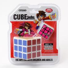 Magická kocka s príveskom v balení.