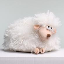 Biele textilné ťahadlo v tvare ovce.