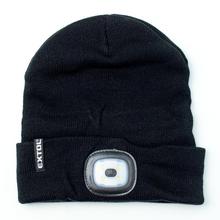 Čierna čiapka s LED svetlom na čele.