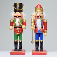 Drevený luskáčik vo vojenskej uniforme, 25 cm, mix farieb.