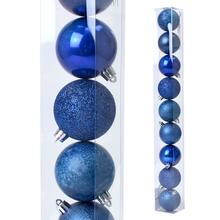 Sada modrých plastových vianočných gúľ.
