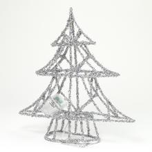 Strieborný vianočný stromček s 30 LED svetlami, 40 cm vysoký.