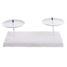 Biely obdĺžnikový svietnik na dve sviečky z dreva.