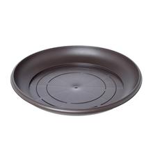 Hnedá miska pod kvetináč s priemerom 32,5 cm.