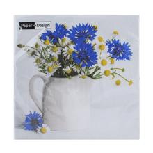 Vzorované servítky s letným kvetinovým motívom.