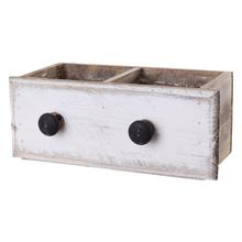 Drevená zásuvka s dvoma priehradkami a čiernymi úchytkami.