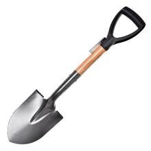 Záhradná lopata s dĺžkou 70 cm.