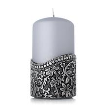 Sviečka AGRA v grafitovej farbe s dekoratívnym vzorom.