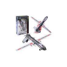 Vojenské lietadlo dron v šedej farbe s červenými a bielymi detailmi.