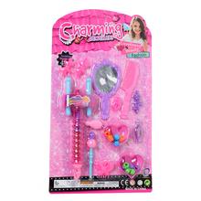 Kozmetický set pre dievčatá s rôznymi doplnkami.