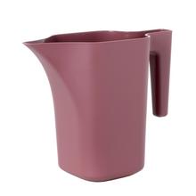 Krnka v marsalovej farbe s objemom 1,8 litra.