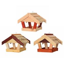 Drevené krmítko pre vtáky.