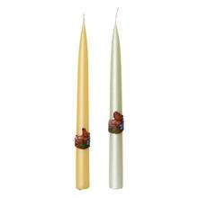 Veľkonočné sviečky v tvare špice, žltá a zelená s dekoráciou kurčaťa.