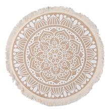 Biele prestieranie s ornamentálnym vzorom, priemer 40 cm.