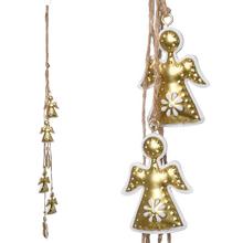 Zlatý kovový záves s anjelikmi a ozdobami.