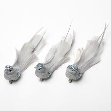 Sada vtáčikov na štipci so strieborným glitrom a perím.