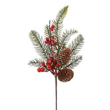 Umelý zápich s čečinkou, šiškami a červenými bobuľkami zasneženými.