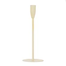 Svietnik PARTASTICK SOTT s výškou 26 cm a priemerom 10 cm.