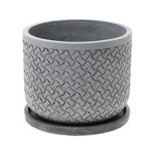 Kvetináč s miskou v šedej farbe s pleteným vzorom.