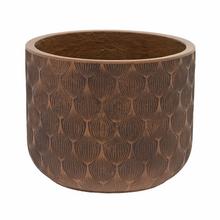 Hnedý keramický kvetináč s dekoratívnym vzorom.