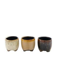 Keramický obal na kvety s nožičkami, 7,5x7,5x7cm, rôzne farby.