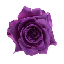 Fialová umelá ruža s priemerom 10 cm.