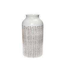 Biela keramická váza s ornamentálnym vzorom.