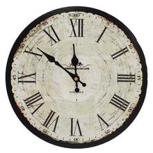 Nástenné hodiny z MDF s priemerom 34 cm, drevený vzhľad.