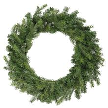 Zelený vianočný veniec s čečinou, priemer 80 cm.