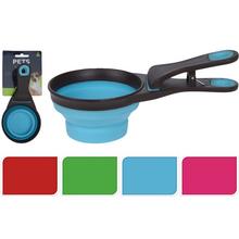 Skladacia lopatka na krmivo pre domácich miláčikov.