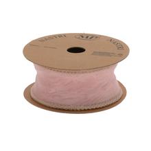 Ružová tylová stuha so zlatým lemom.