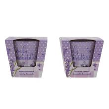 Voňavá sviečka Lovely Lavender v sklenenom obale.